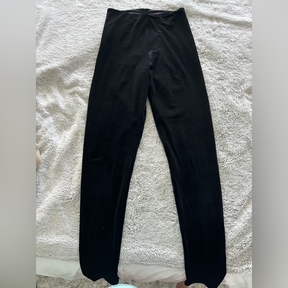 Velvet Commando Perfect Control Velvet Legging in Black - Picture 3 of 4